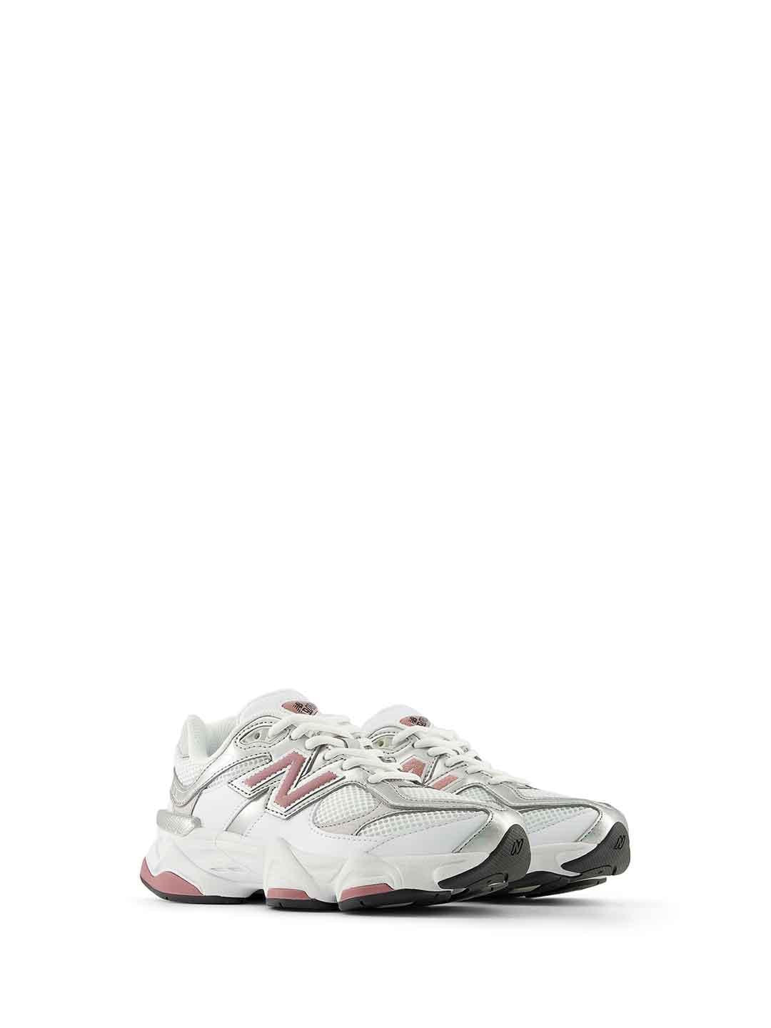 New Balance 9060 sneakers bianco con logo rosa
