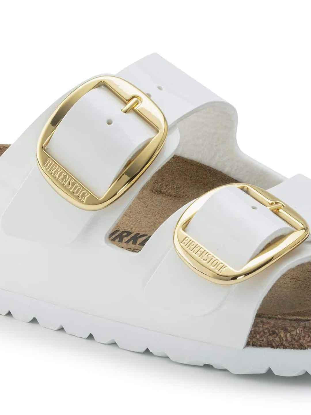 Birkenstock Arizona Big Buckle sandali bianco in vernice con fibbia oro grande
